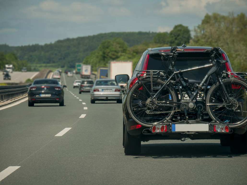 Fahrradträger Atera Strada E-Bike - für 2 Fahrräder, erweiterbar auf 3  Fahrräder Montage auf der Anhängerkupplung Nutzlast: 60 kg bei Rameder